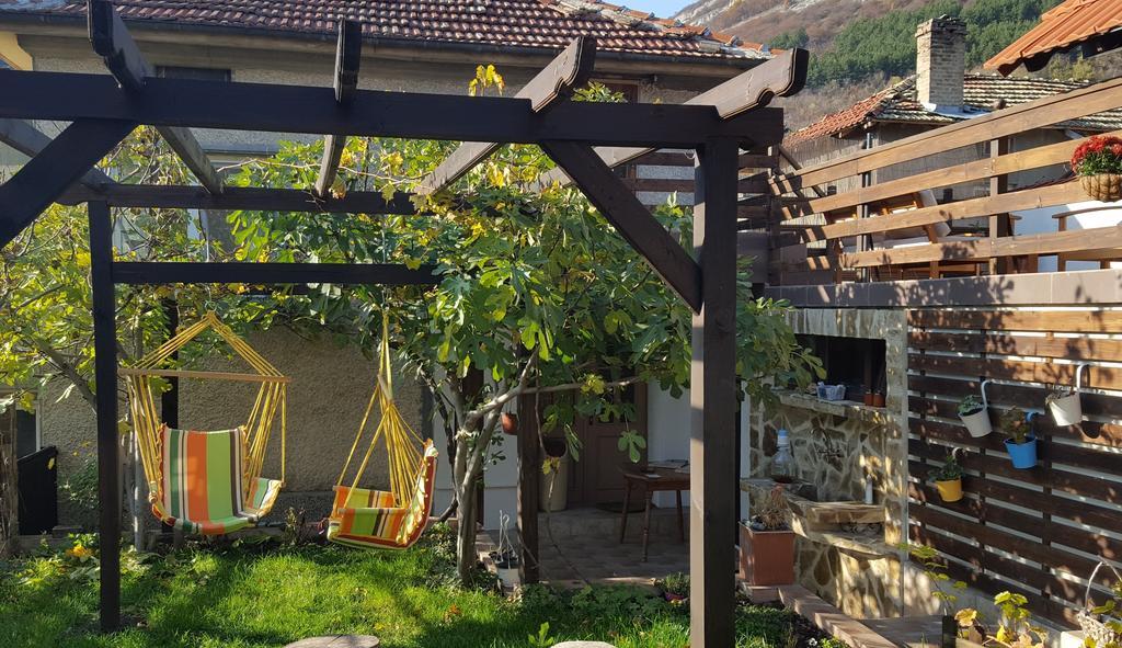 Hotel The Wild Fig Shumen Exterior foto