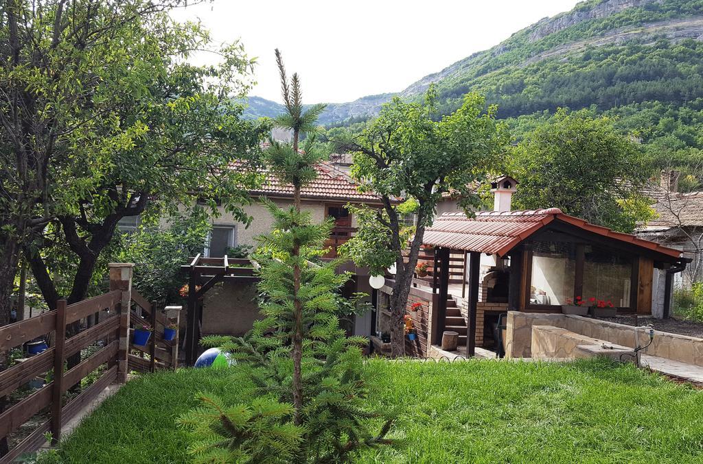 Hotel The Wild Fig Shumen Exterior foto
